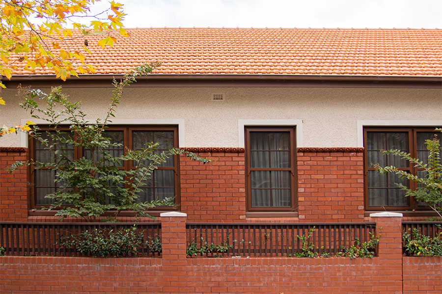 Jewel Box - Heritage windows with colonial bars, opening as tilt & turn