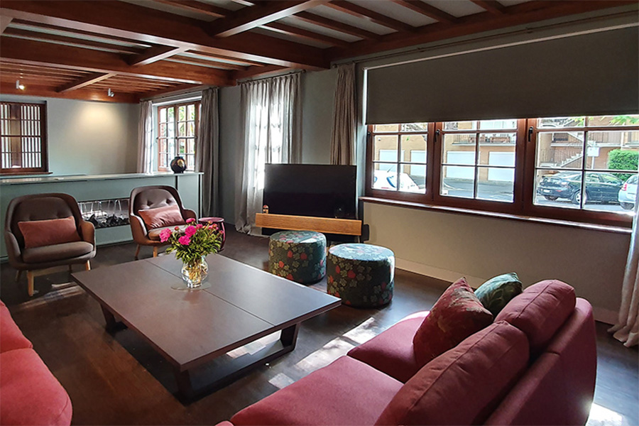 Jewel Box - Heritage windows with colonial bars, opening as tilt & turn