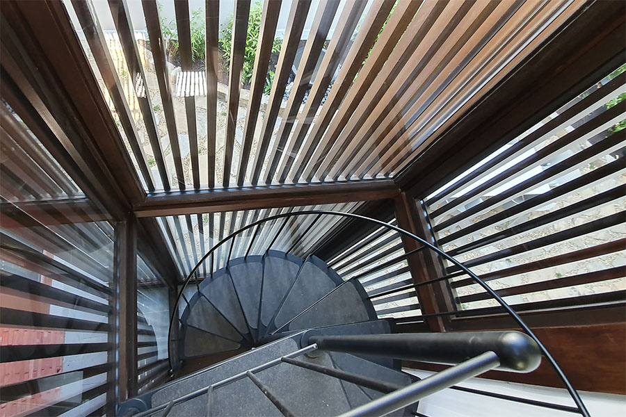 Jewel Box - link with stairs, fixed glazing and external battens