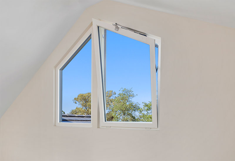 Tilt-window-shaped-motorised