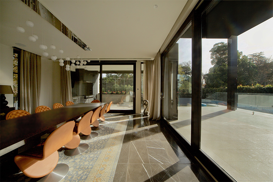 Giant-lift-slide-doors-dining Giant-lift-slide-doors-dining